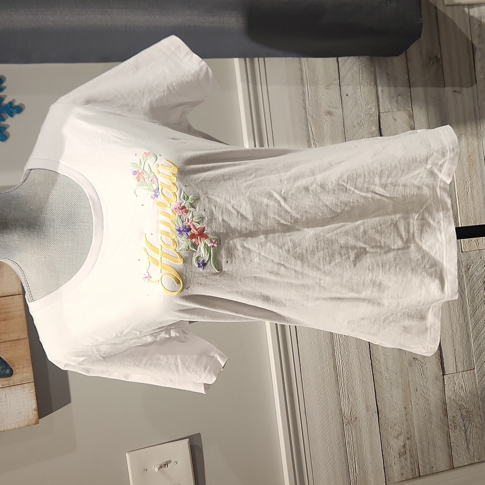 EUC Direct Tees Hawaii Women's sz L Embroidered tshirt 100% cotton